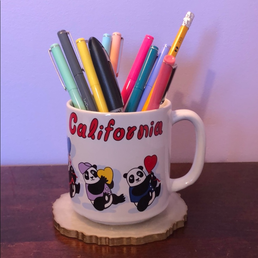 💚3/$13 California pandas & heart ballooons mug